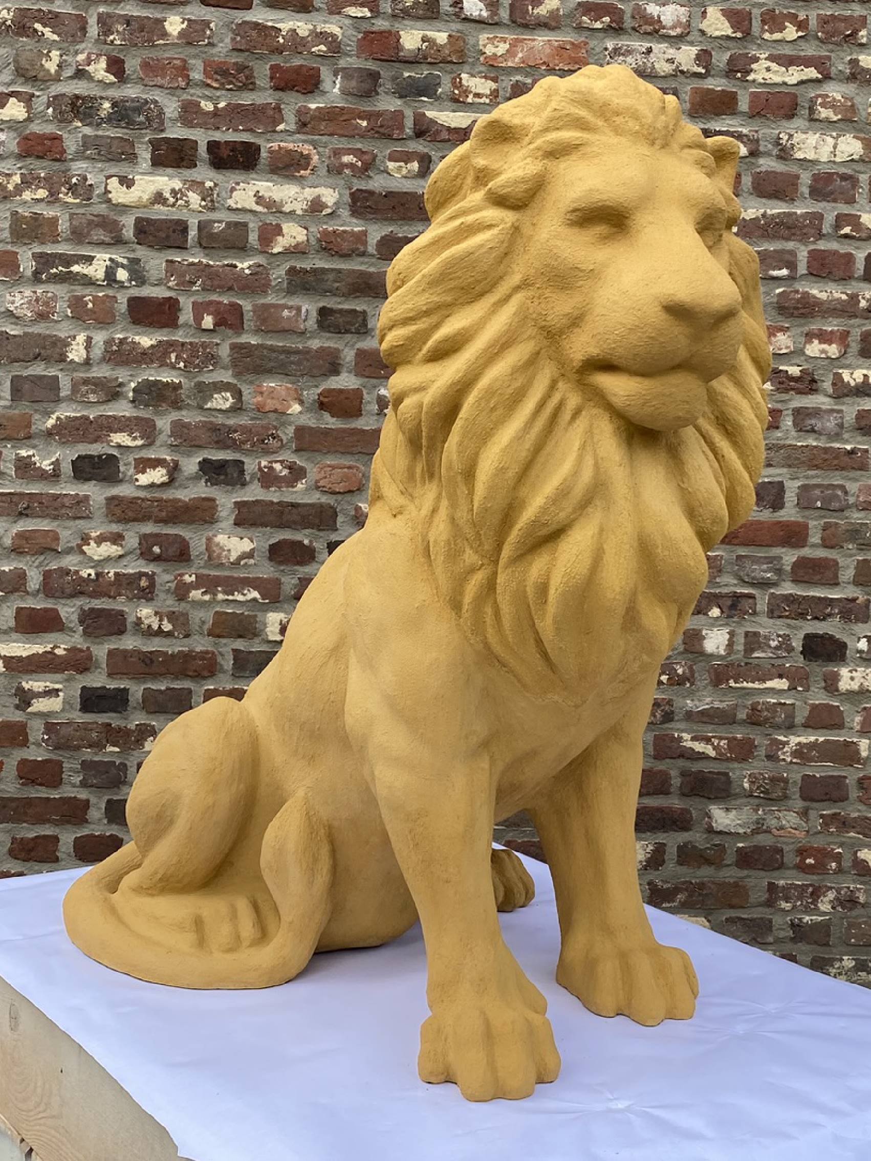 Stone-textured lion 3D printed sculpture with detailed mane